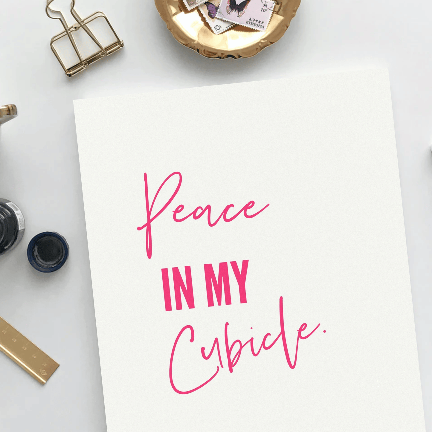 Póster de edición especial sin marco Peace in My Cubicle Pink